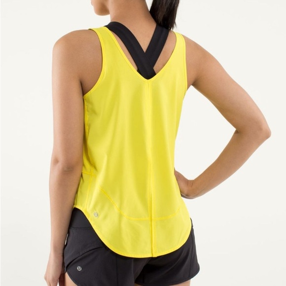 EUC Lululemon Women’s Running Top: Featherweight Singlet in Sizzle - Picture 3 of 8